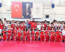 Başarılı Antrönerlerimiz ve Sporcularımız