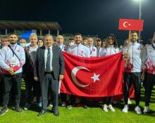Başarılı Antrönerlerimiz ve Sporcularımız